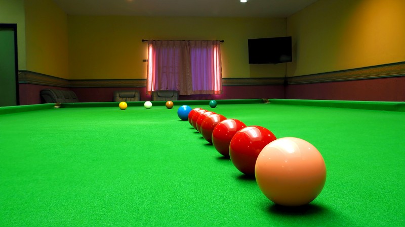 snooker table ball size